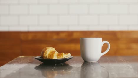 croissant y café