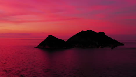 Aerial-shot-of-Koh-Nang-Yuan-at-sunset,-Thailand