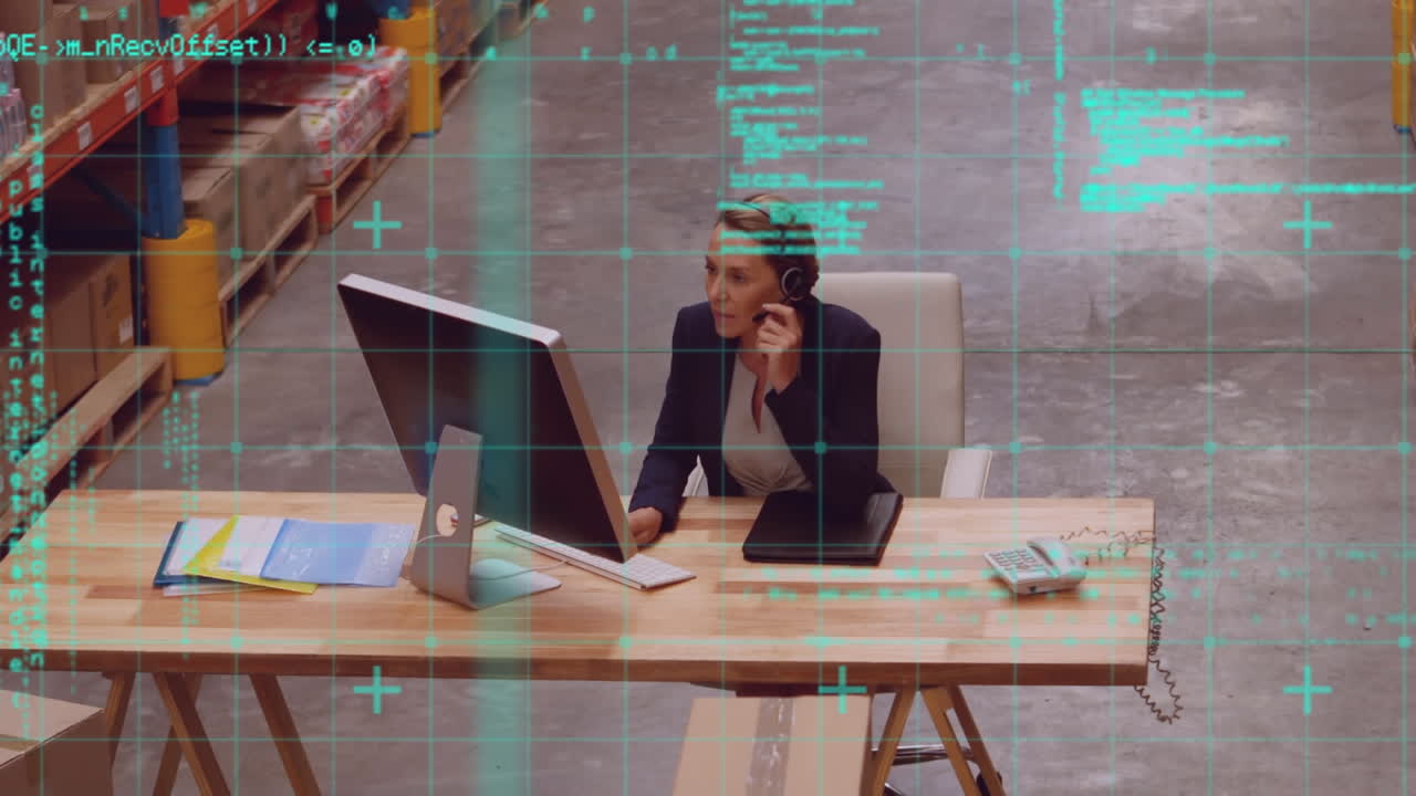 animación del procesamiento de datos sobre la mujer que trabaja en el almacén