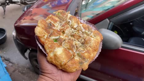 Close-up-shot-of-bread-omelette,-which-is-a-quick-and-easy-breakfast-from-India-at-daytime