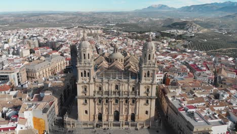 Hermosos-Brotes-De-Jaén---España-Se-Centran-En-La-Catedral-De-Jaén-En-La-Plaza-De-Santa-María