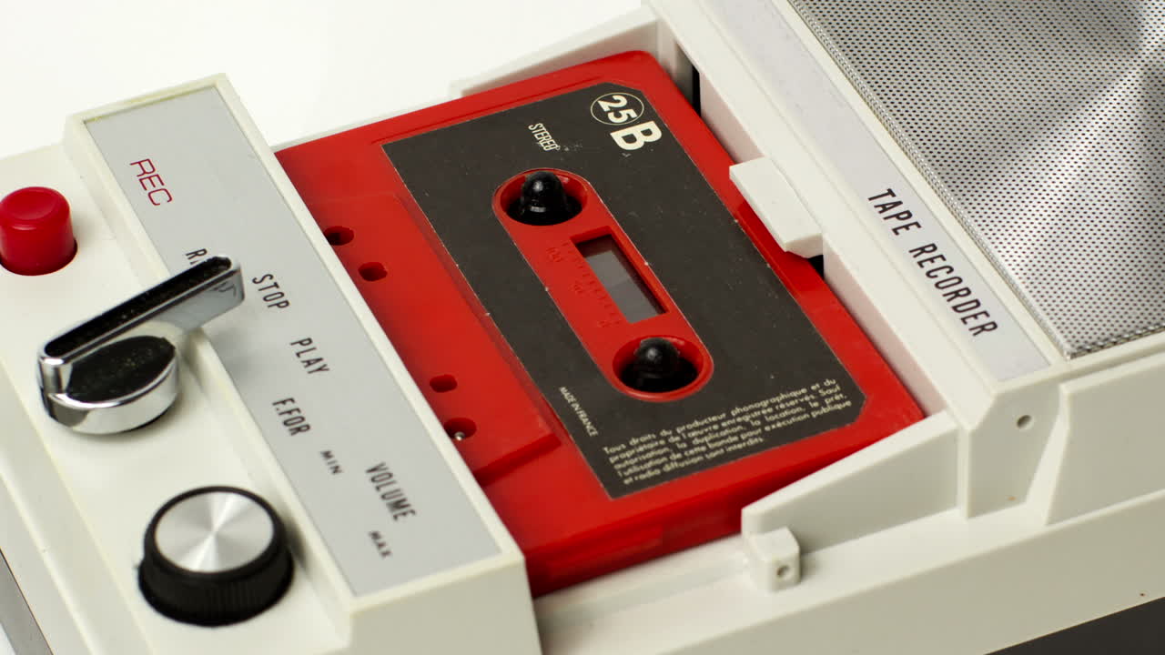 테이프 레코더 18