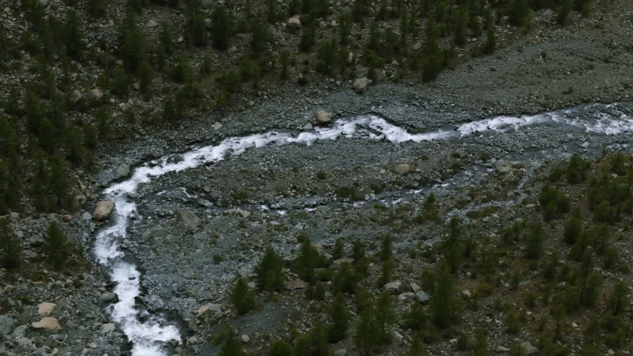 vista aérea de drones de la morrena de val ventina y el retiro del glaciar