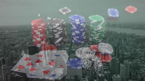 animación de cartas de juego de casino y fichas sobre el paisaje urbano