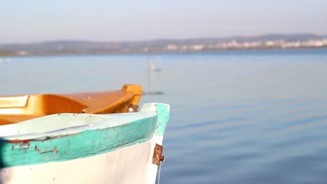 barcos y mares tranquilos