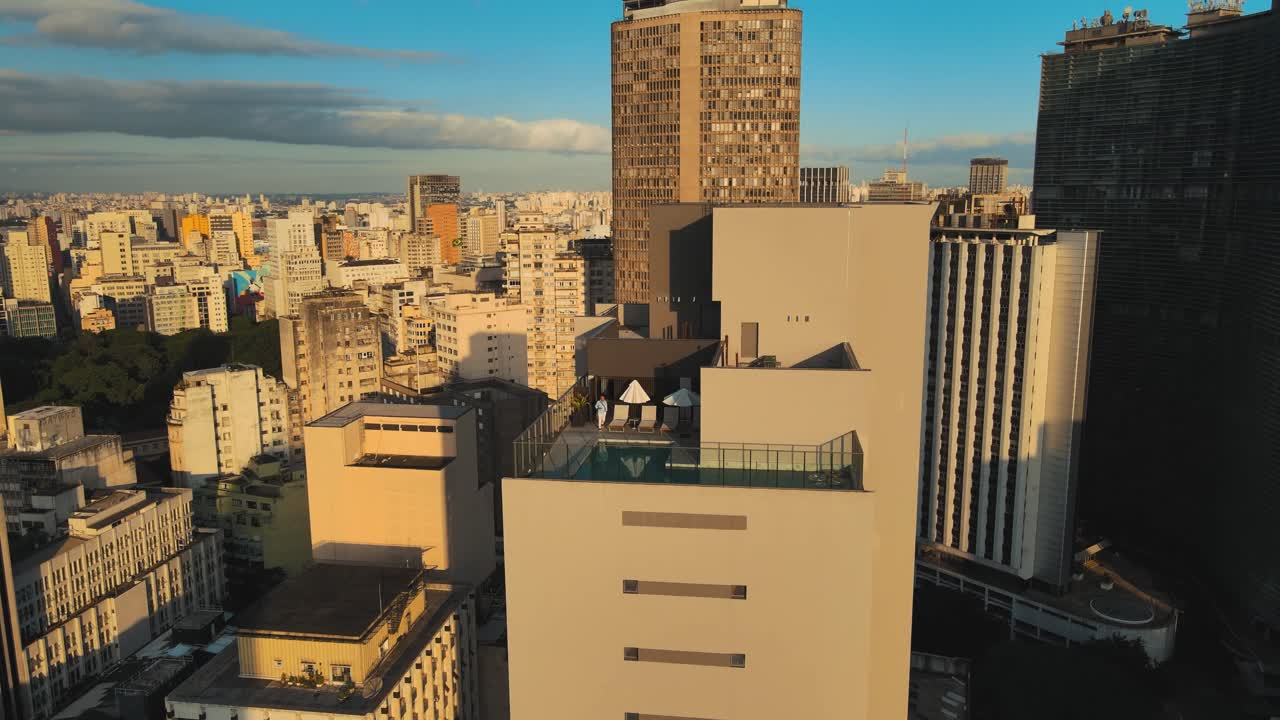 drone tomas aereas edificios copan sao paulo ciudad atardecer centro ciudad ipiranga 165 construcciones toma aerea