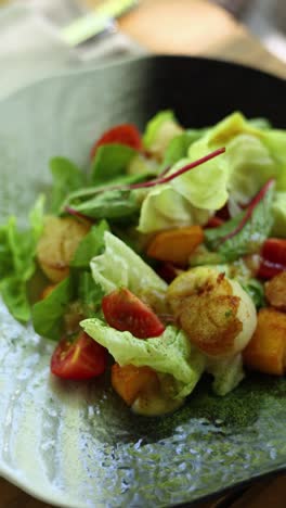 muschelsalat mit geröstetem kürbis