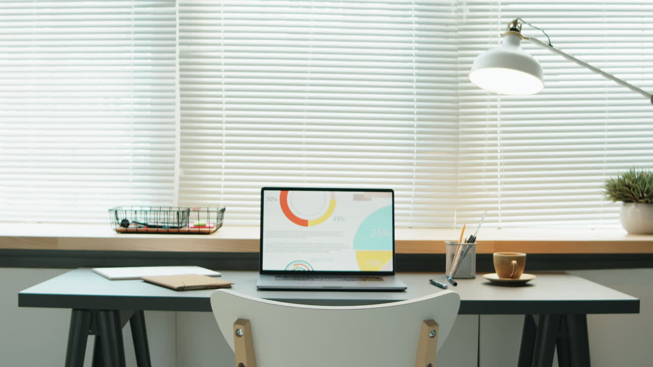 노트북을 가진 사무실 작업장