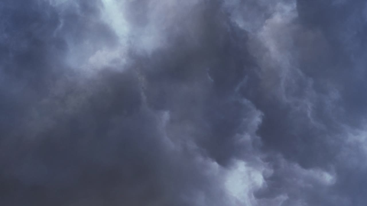 Thunderstorm at night real time in sky , thunderstorm 4k