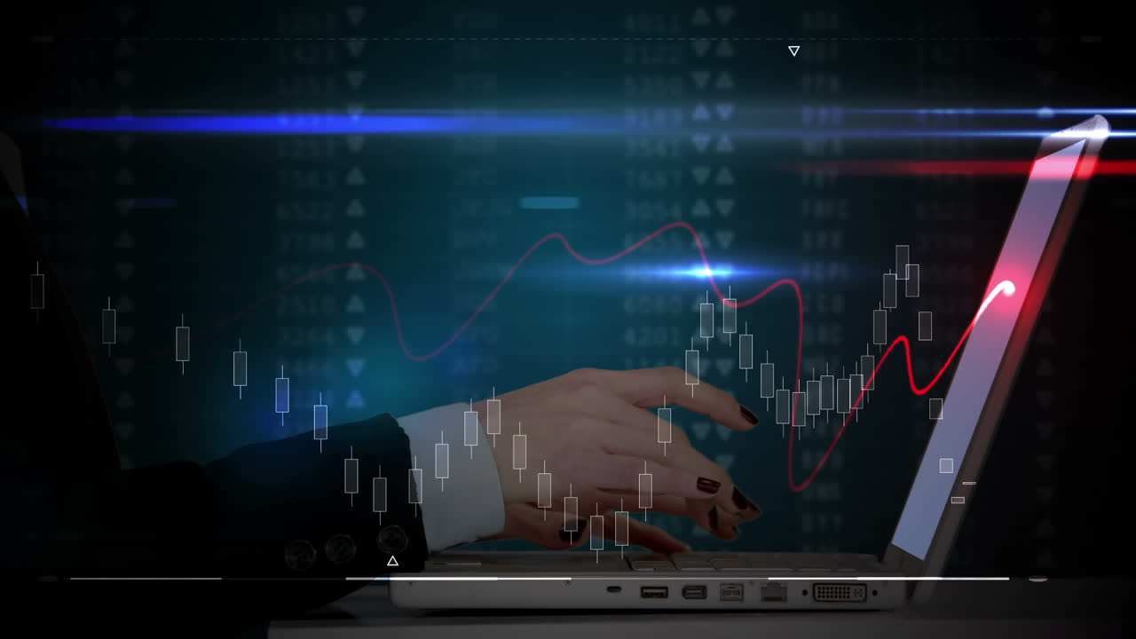 digitare a mano su un portatile con un'interfaccia futuristica