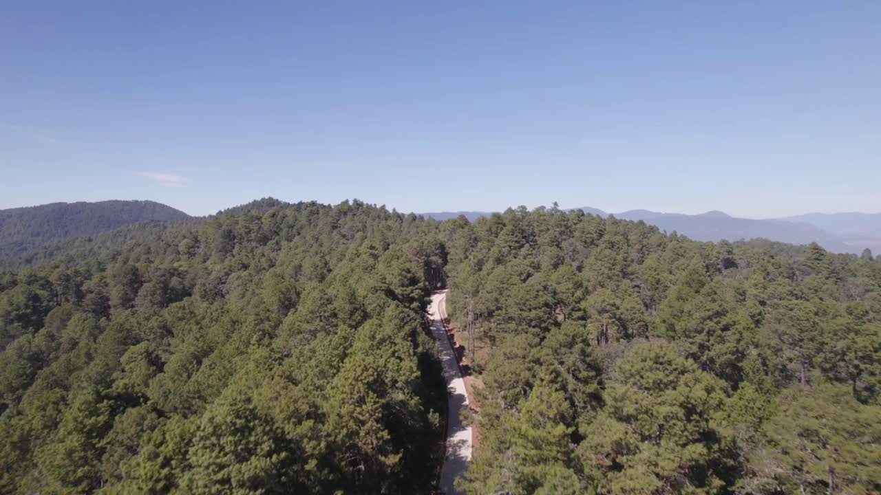 carreteras en zonas alejadas de la ciudad