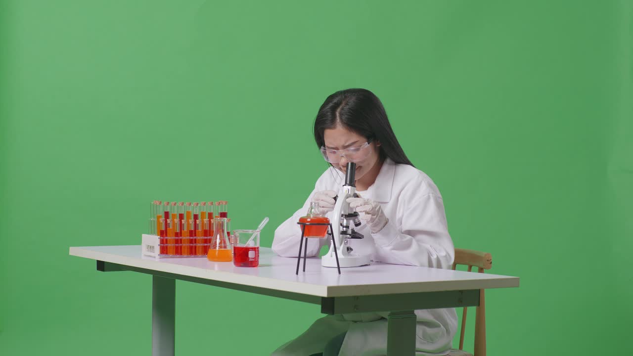 científico en un laboratorio