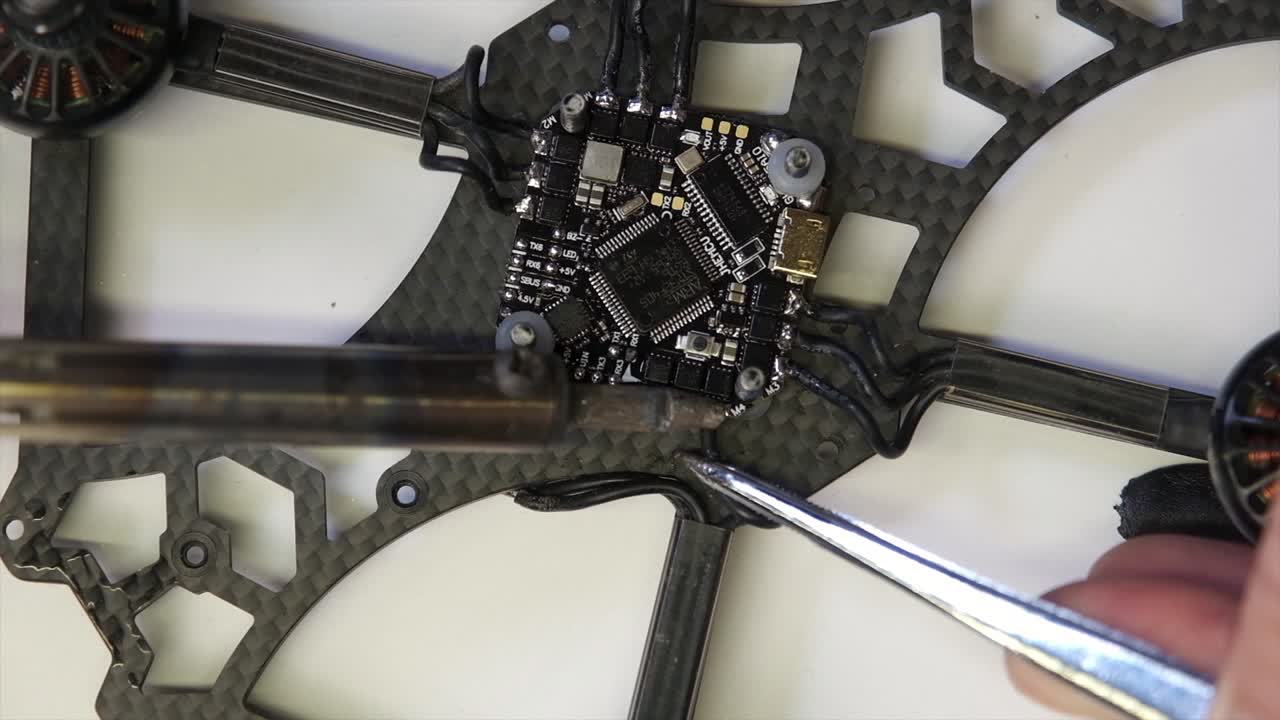 드론 제조,  ⁇ , 용접, 수리, 기계 및 마더보드