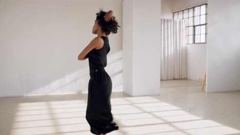 dance, performance and woman in creative practice