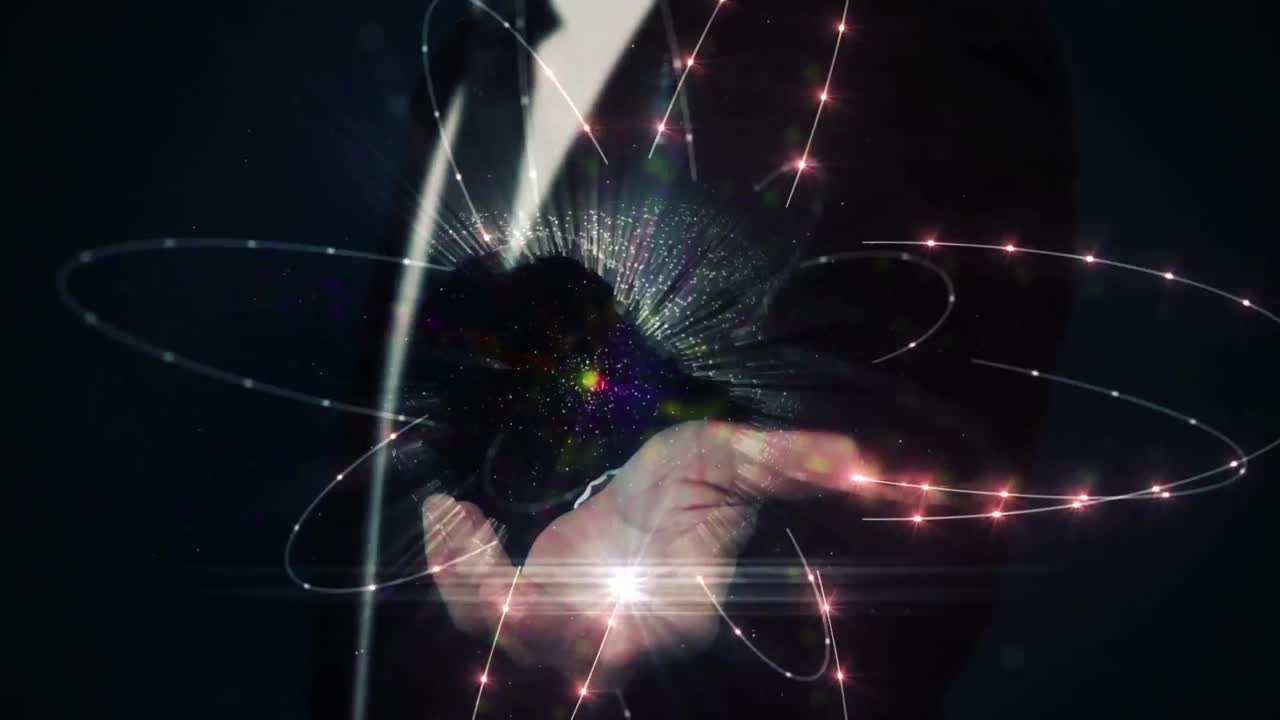 hombre de negocios presentando un holograma