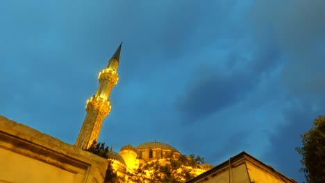 vista exterior de sehzade camii o la mezquita del príncipe construida por suleiman el magnífico para su hijo sehzade