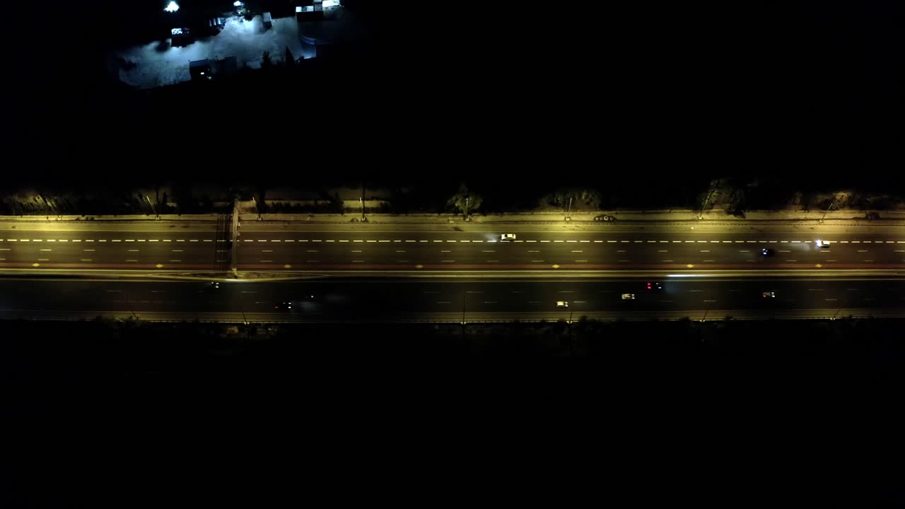 vista aérea de la carretera nocturna