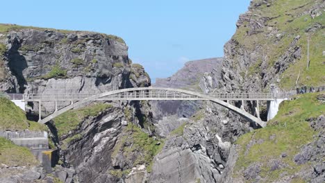 el puente de mizen de cerca en 4k filmado por un dron.