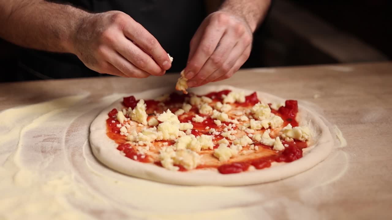 Processo di preparazione della pizza