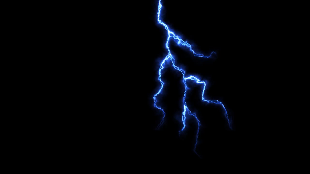 Fulmine blu brillante su sfondo nero