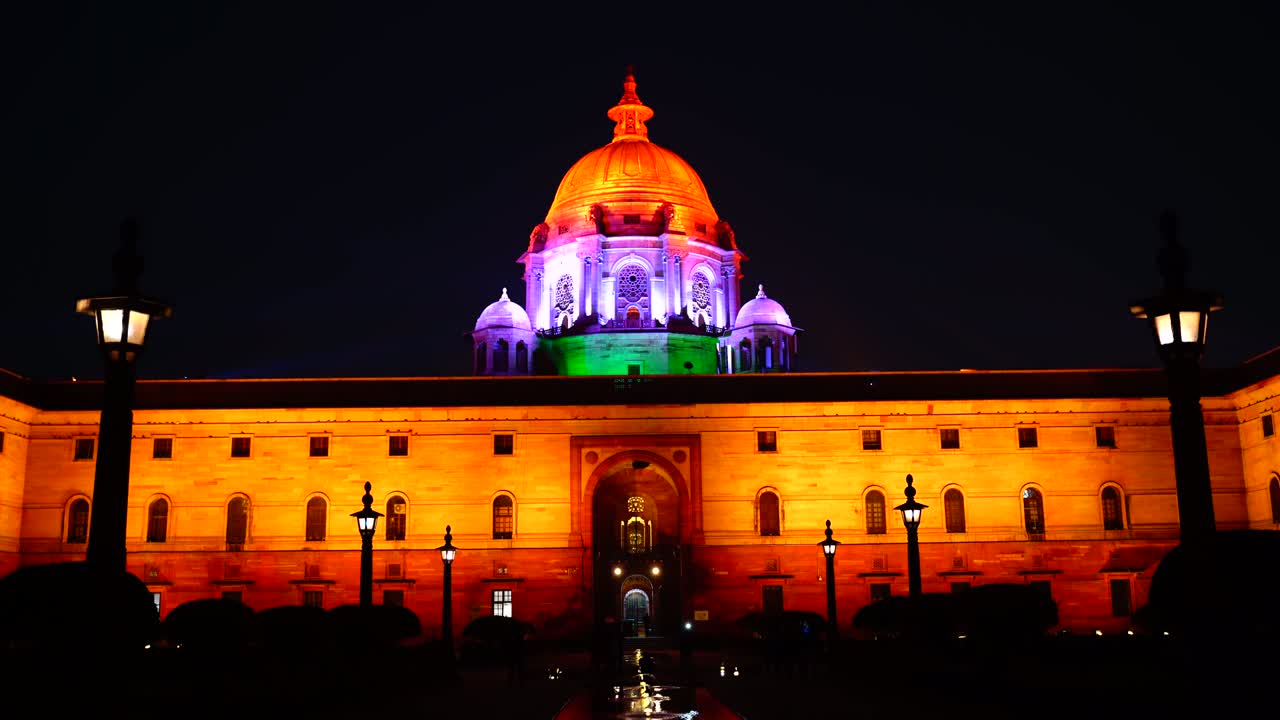 라슈트라파티 바반의 아름다운 저녁 풍경