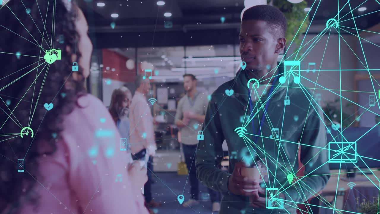 커피를 마시면서 토론하는 다양한 동료들 위에 지구를 형성하는 연결된 아이콘의 애니메이션