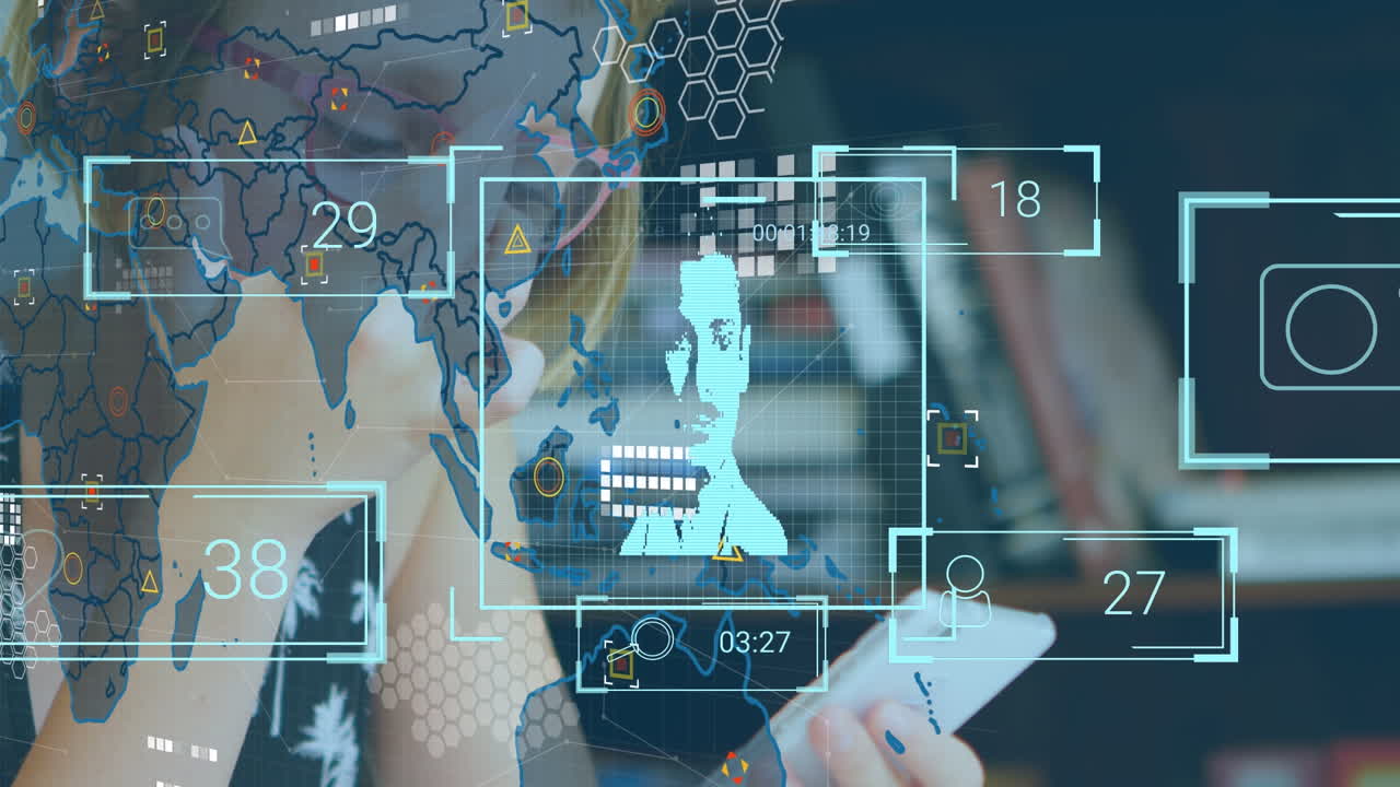 animación de la reacción de las redes sociales e íconos sobre la chica caucásica que usa un teléfono inteligente