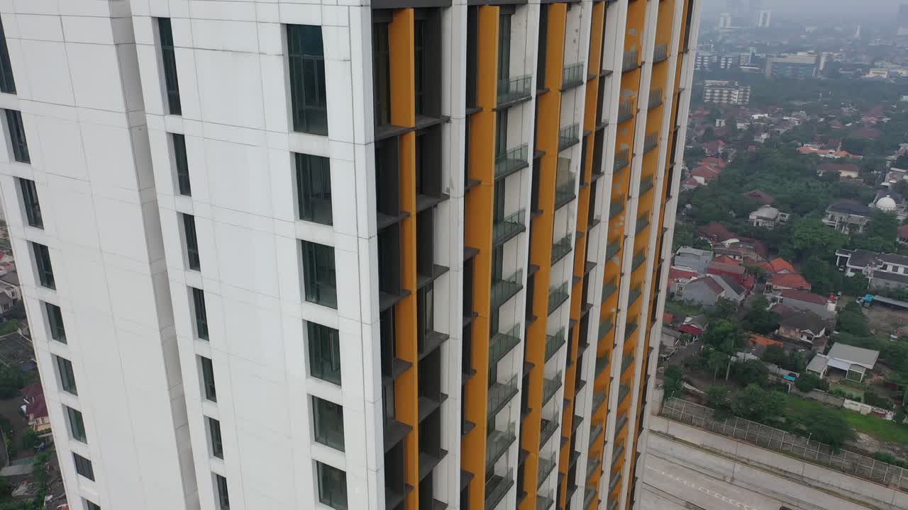 exterior de un edificio de apartamentos de gran altura