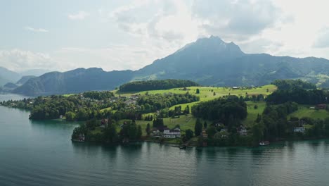 vista sobre el lago de lucerna