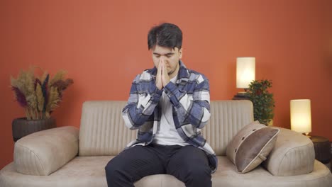 Christian-man-praying.