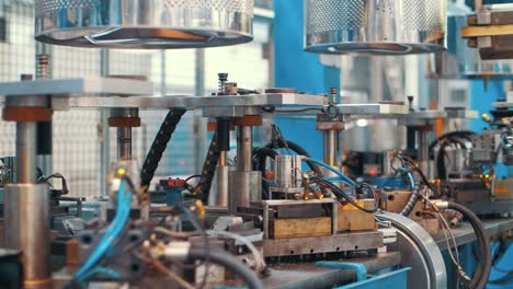 Automatische-Produktionslinie-Zur-Herstellung-Von-Trommeln-Für-Waschmaschinen-Im-Werk