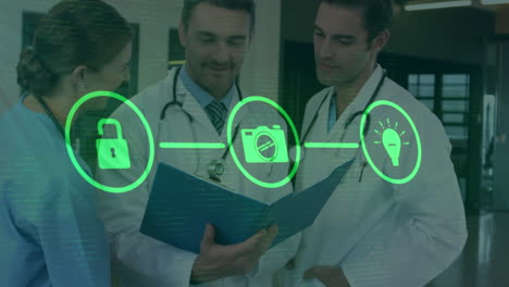 animación de diagrama de flujo de iconos sobre médicos caucásicos discutiendo informes de pacientes en el hospital
