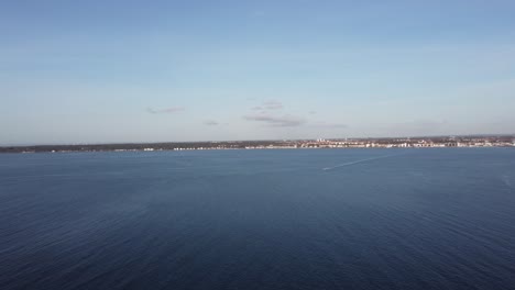 you can see the city of helsingborg, sweden, from the helsingor shoreline