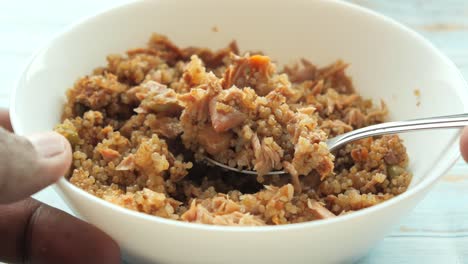 ensalada de atún con granos