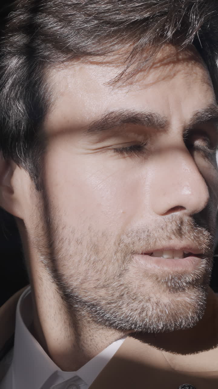 Ritratto di un uomo da vicino