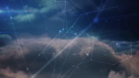 Netzwerk-Von-Verbindungen-Gegen-Wolken-Am-Blauen-Himmel