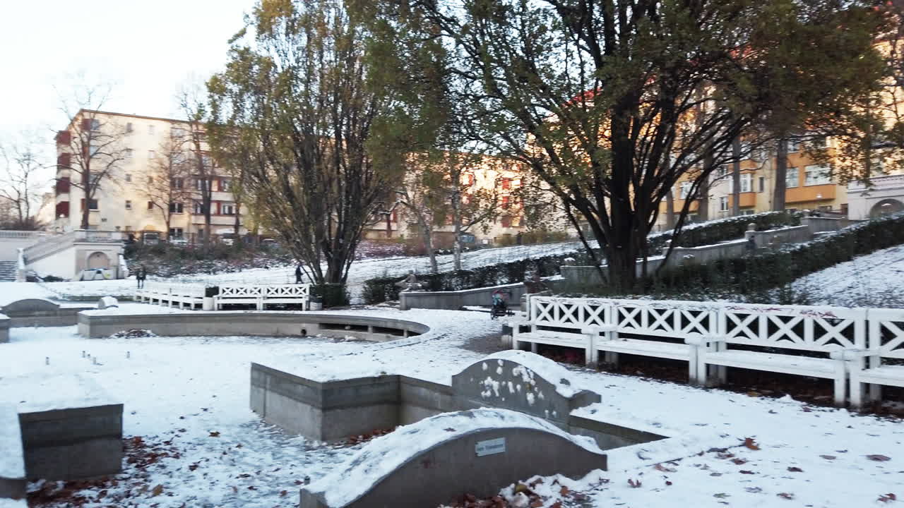 오른쪽으로 코너 파크  ⁇  베를린 눈으로  ⁇ 인 독일 겨울 시간  ⁇  오른쪽으로 hd 60 fps 8 초 오스모 주머니