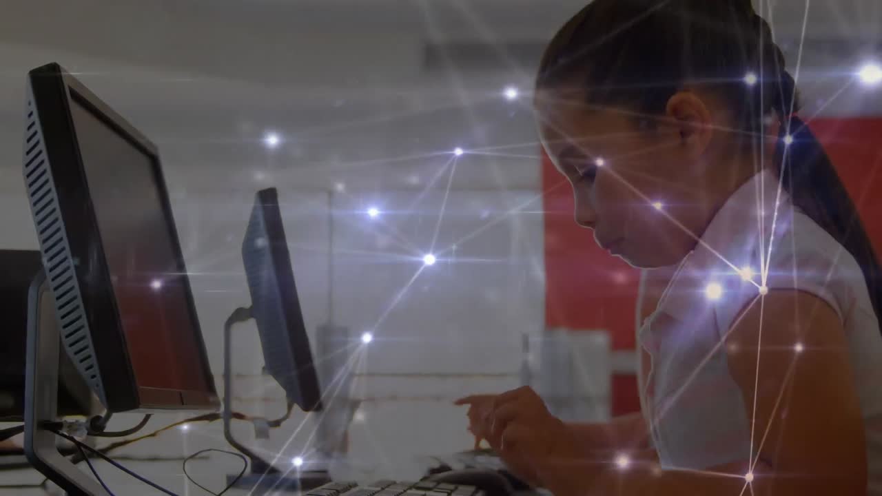 animación de la red de conexiones con procesamiento de datos a través de una escolar usando una computadora.