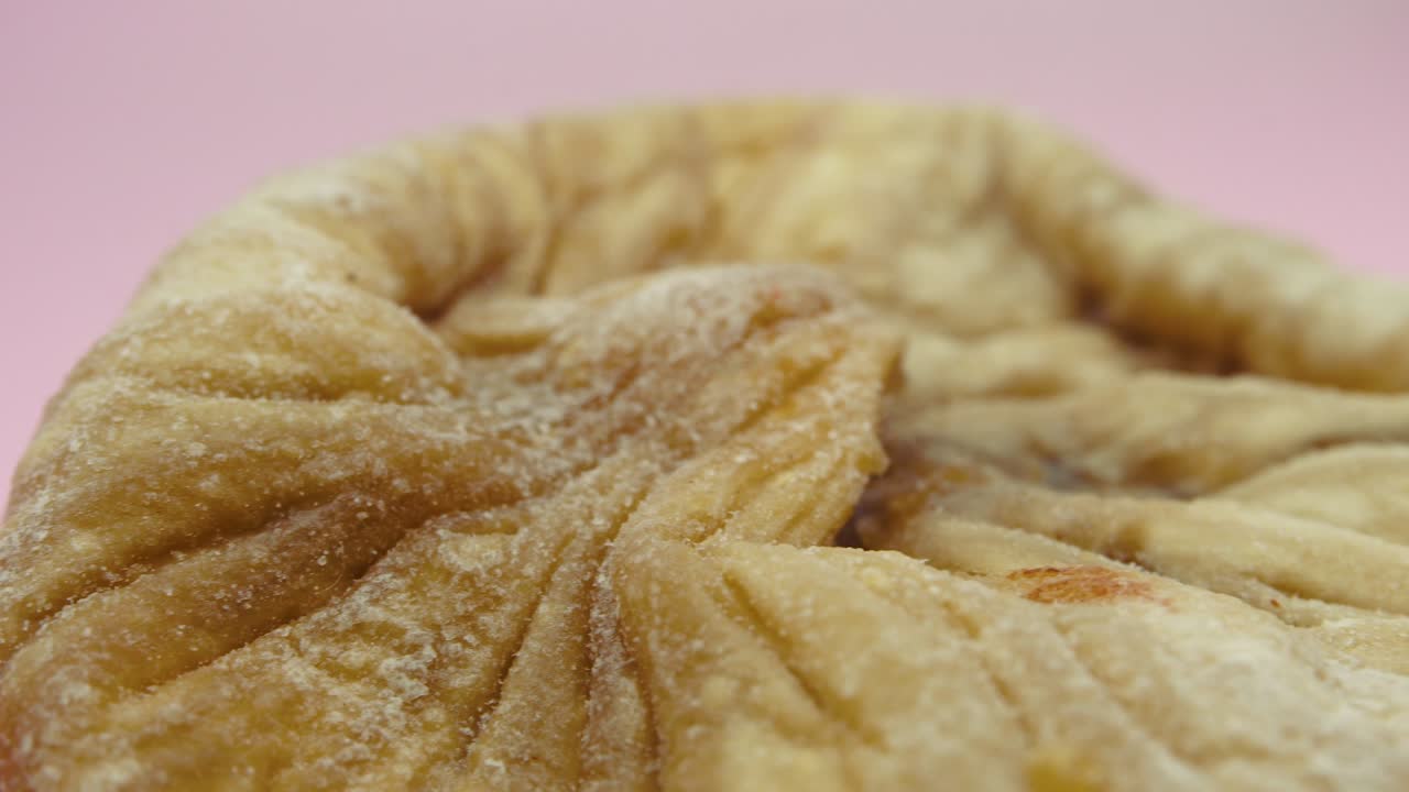 카메라를 미끄러뜨리는 동안 건조한 무화과 4k 매크로