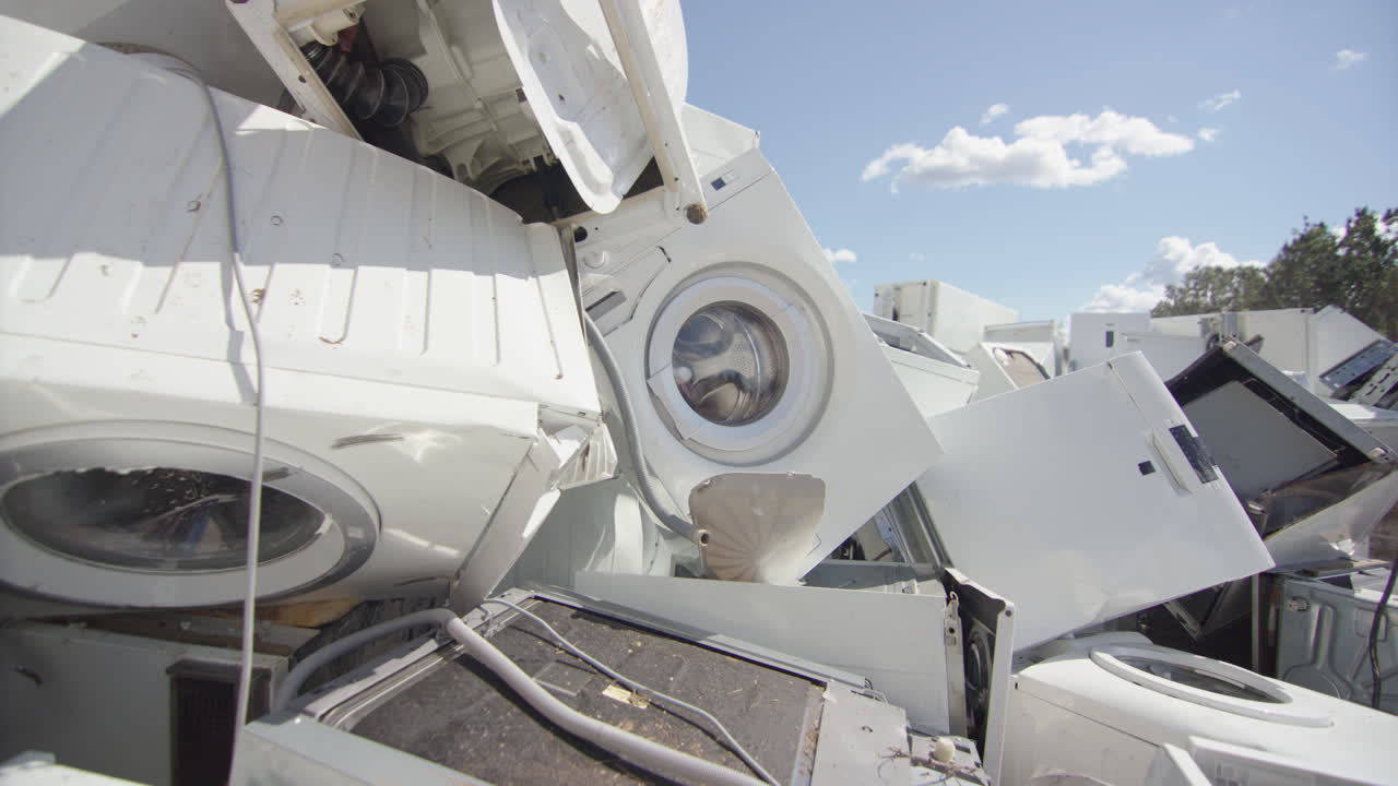 폐기 된  ⁇ 색 기기 들 이 폐기 센터 에서  ⁇  에 버려진 것, 슬라이더