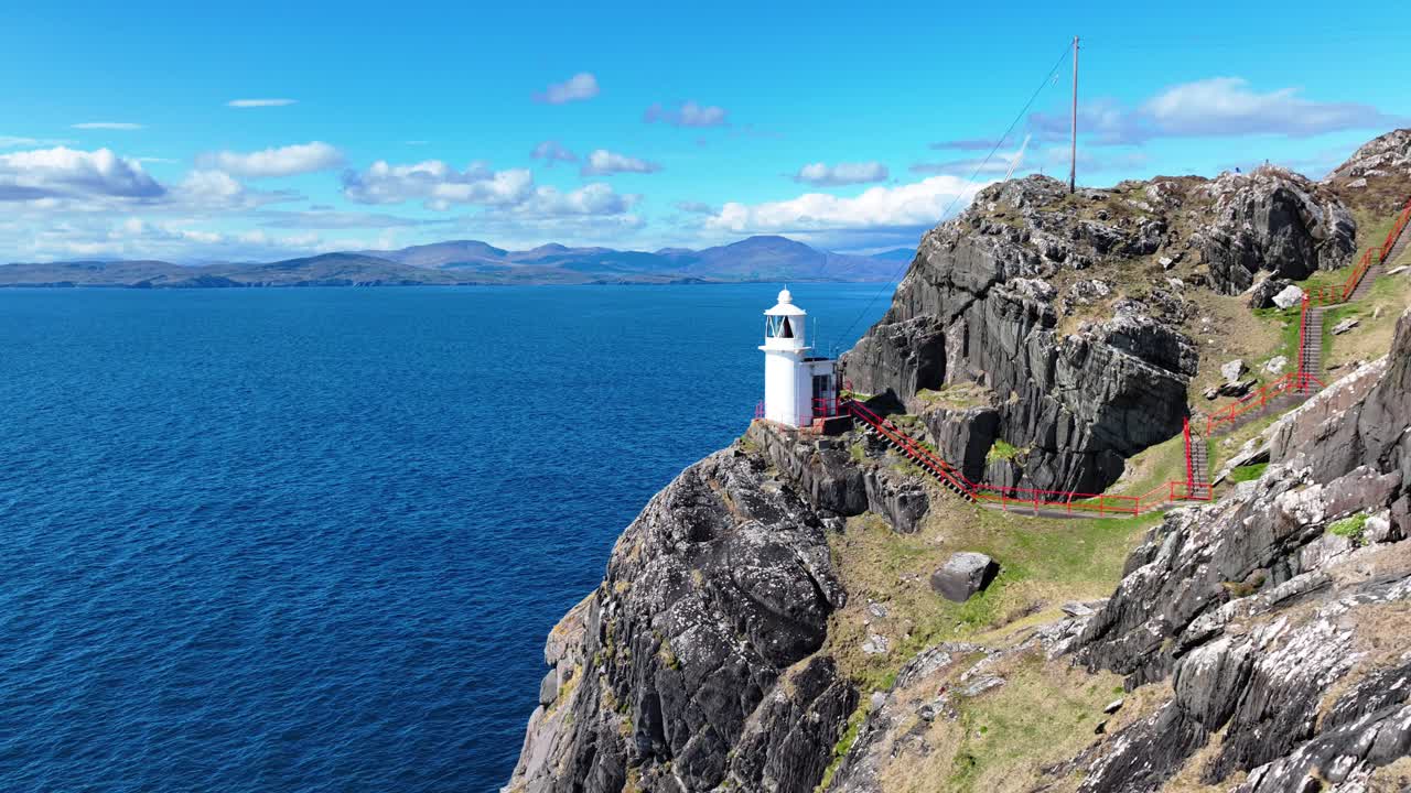 아일랜드 에픽 장소 드론 풀백 양의 머리 등대 극적인 설정 웨스트 코크에서 야생 대서양 길