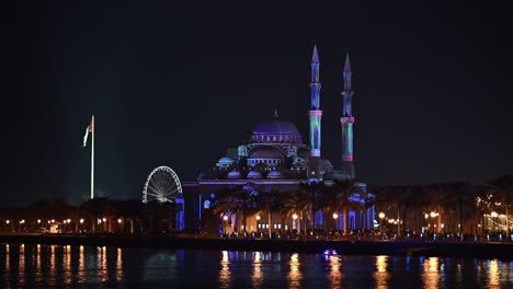 Bunte-Lichter-Erhellen-Die-Berühmte-Al-Noor-Moschee-Während-Des-Sharjah-Light-Festivals-2024-In-Den-Vereinigten-Arabischen-Emiraten