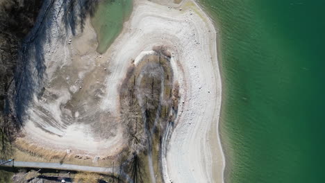 Aerial-Top-Down-of-Coast-of-Lake-Lungern,-Obwalden,-Switzerland