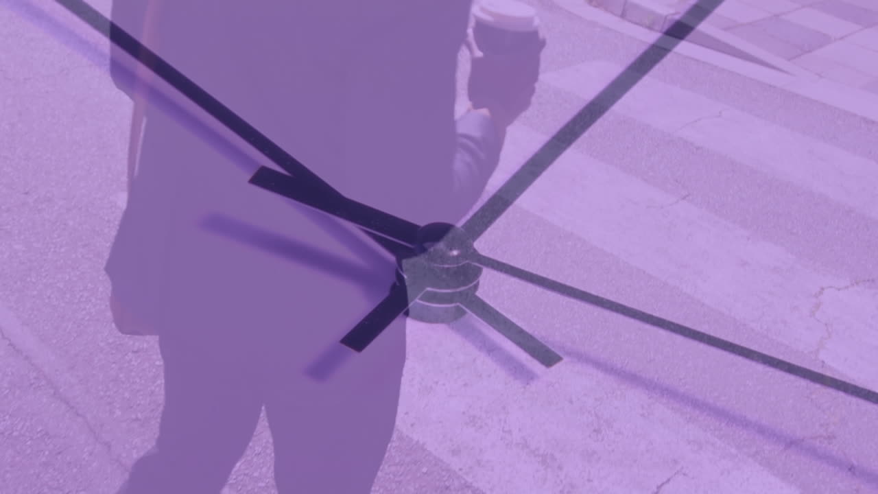 animación del reloj sobre personas que caminan por la calle