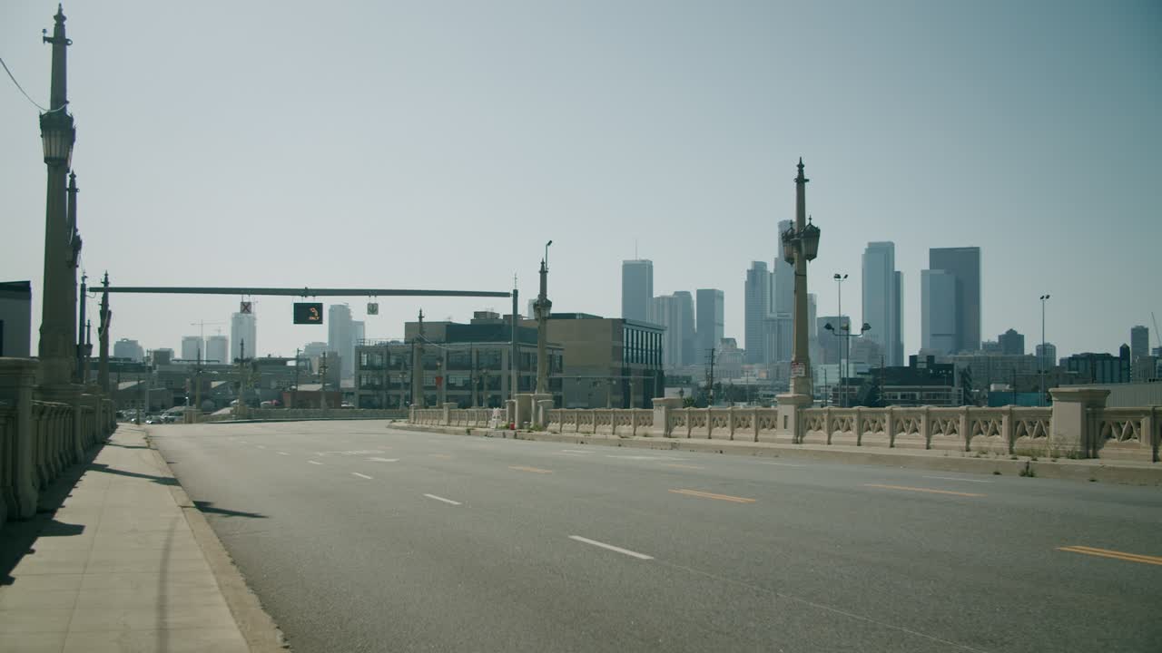 ダウンタウン 4th st ブリッジ 4k 48fps スローモーション