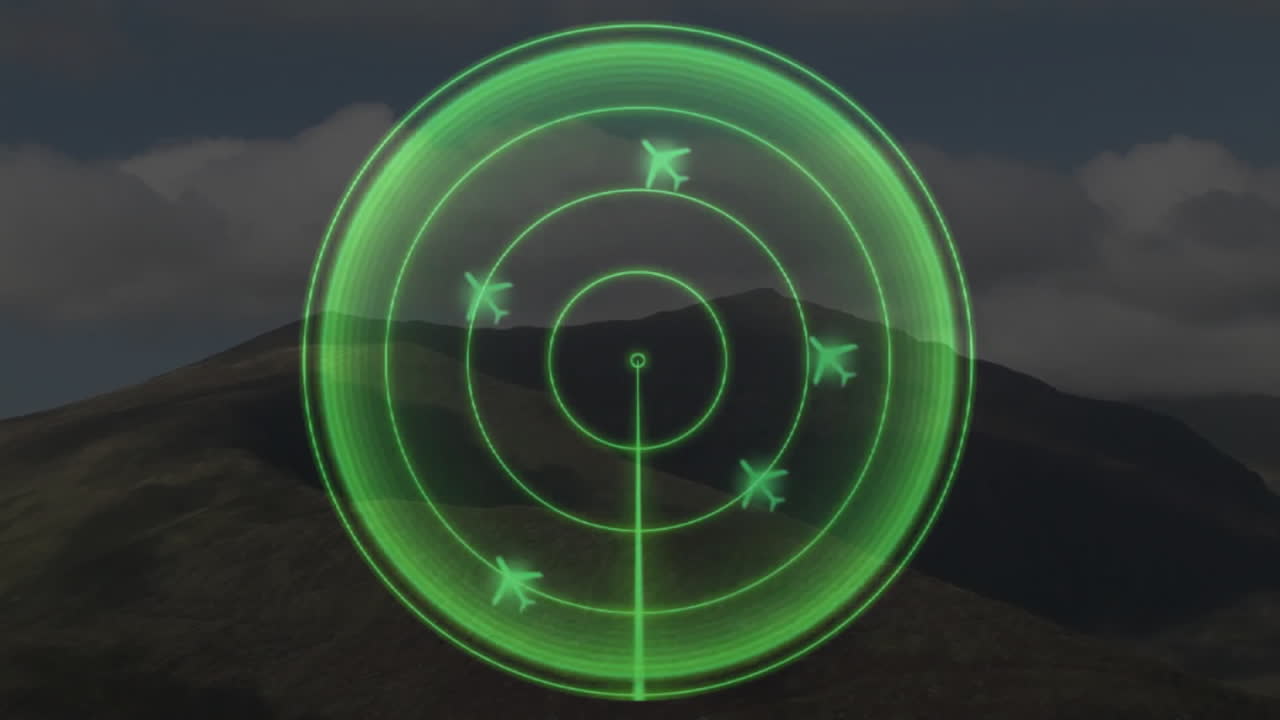 escaneo con animación de radar verde sobre el paisaje montañoso