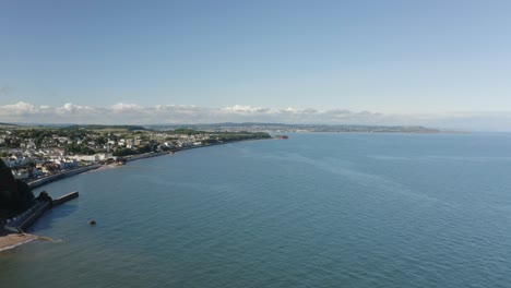 Dawlish-Town-Beach-Con-Impresionantes-Vistas-Al-Paisaje-Marino-En-Dawlish,-Devon,-Reino-Unido