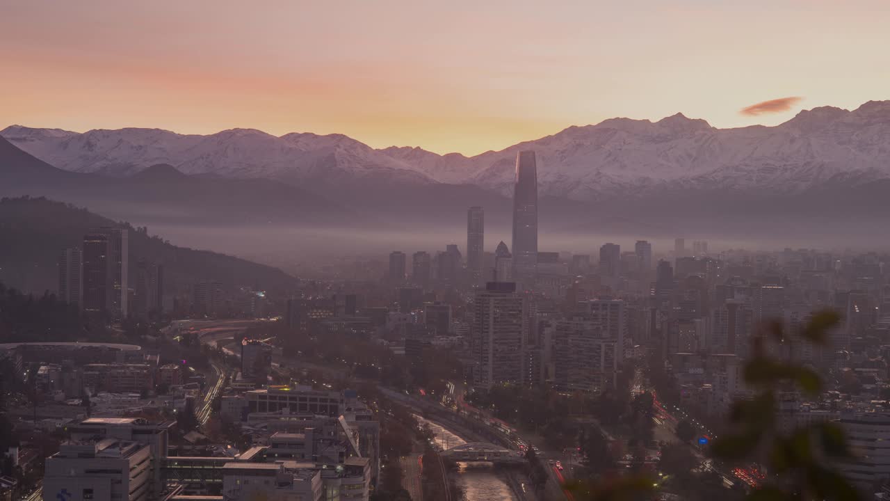 Santiago del Cile, time lapse, mattina d'inverno.