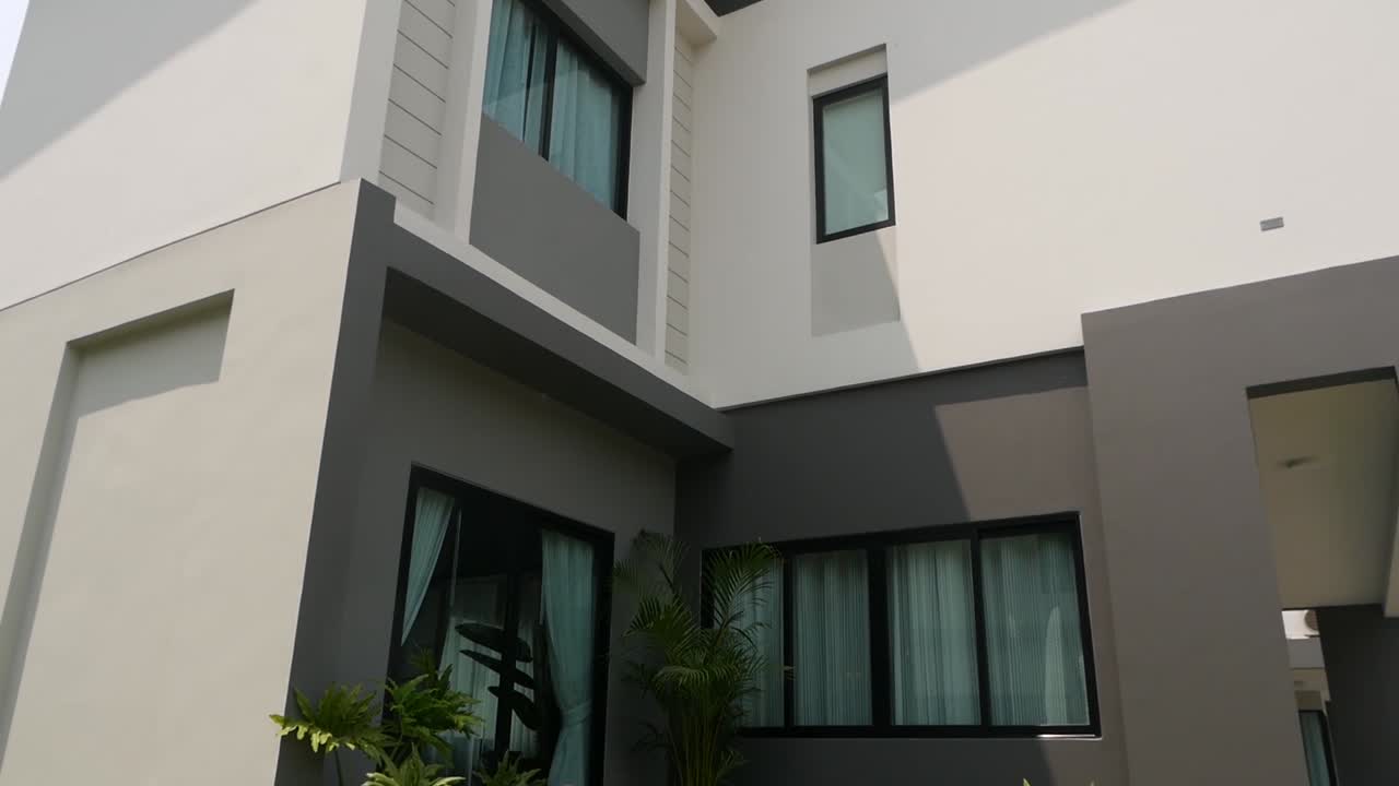 hermosa y moderna casa blanca con terraza