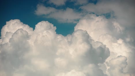 paisaje de nubes esponjosas